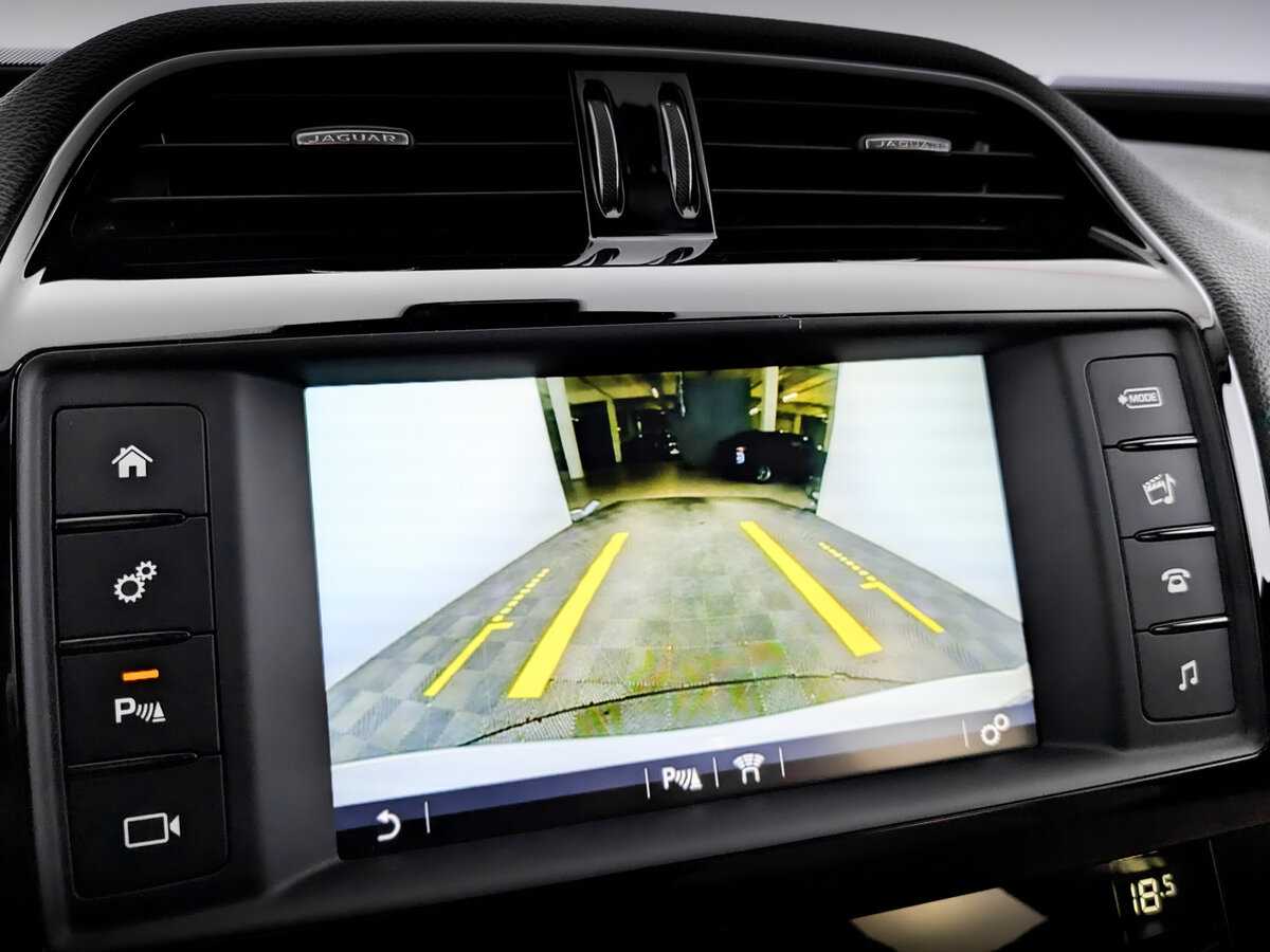 Б/У Ягуар ИксЕ 2017 года. Фото: #28