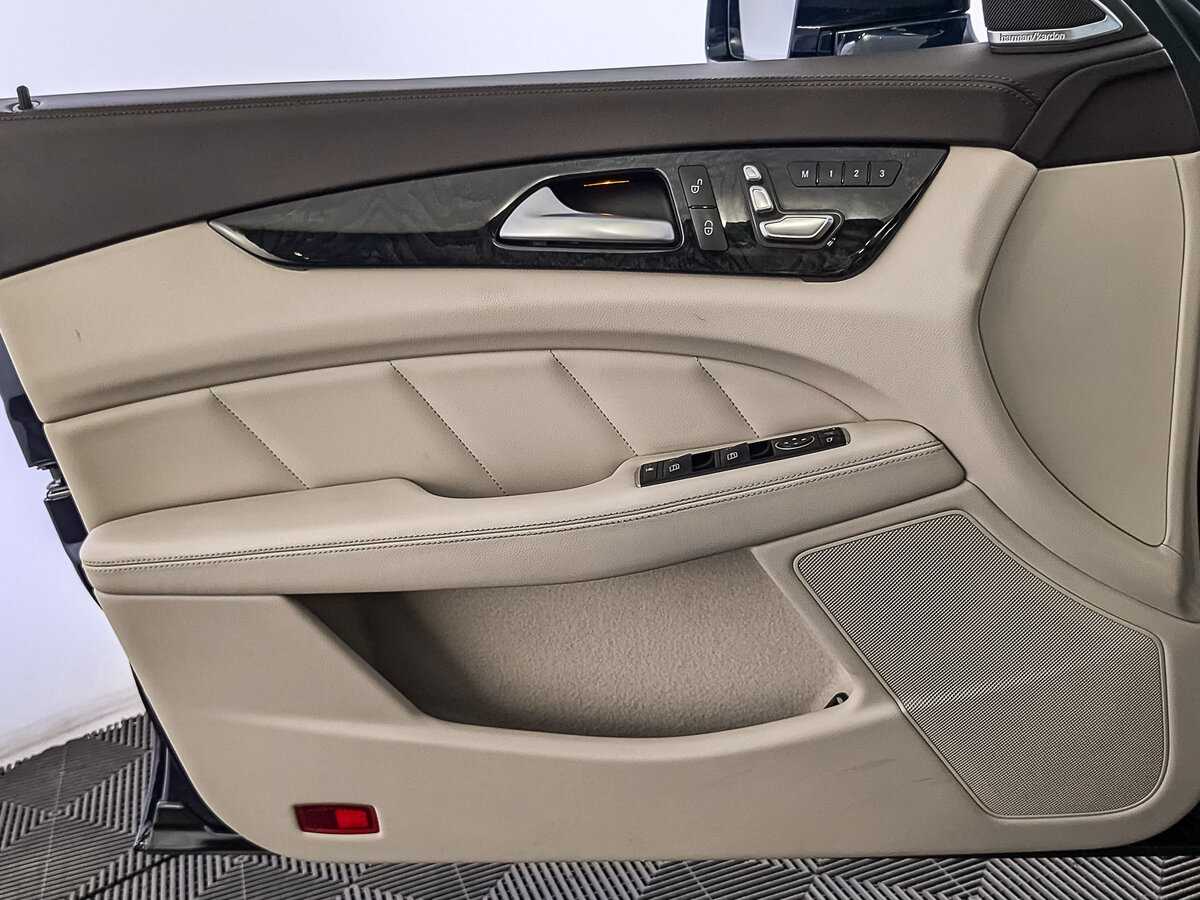 Б/У Мерседес-Бенц ЦЛС 2015 года. Фото: #18