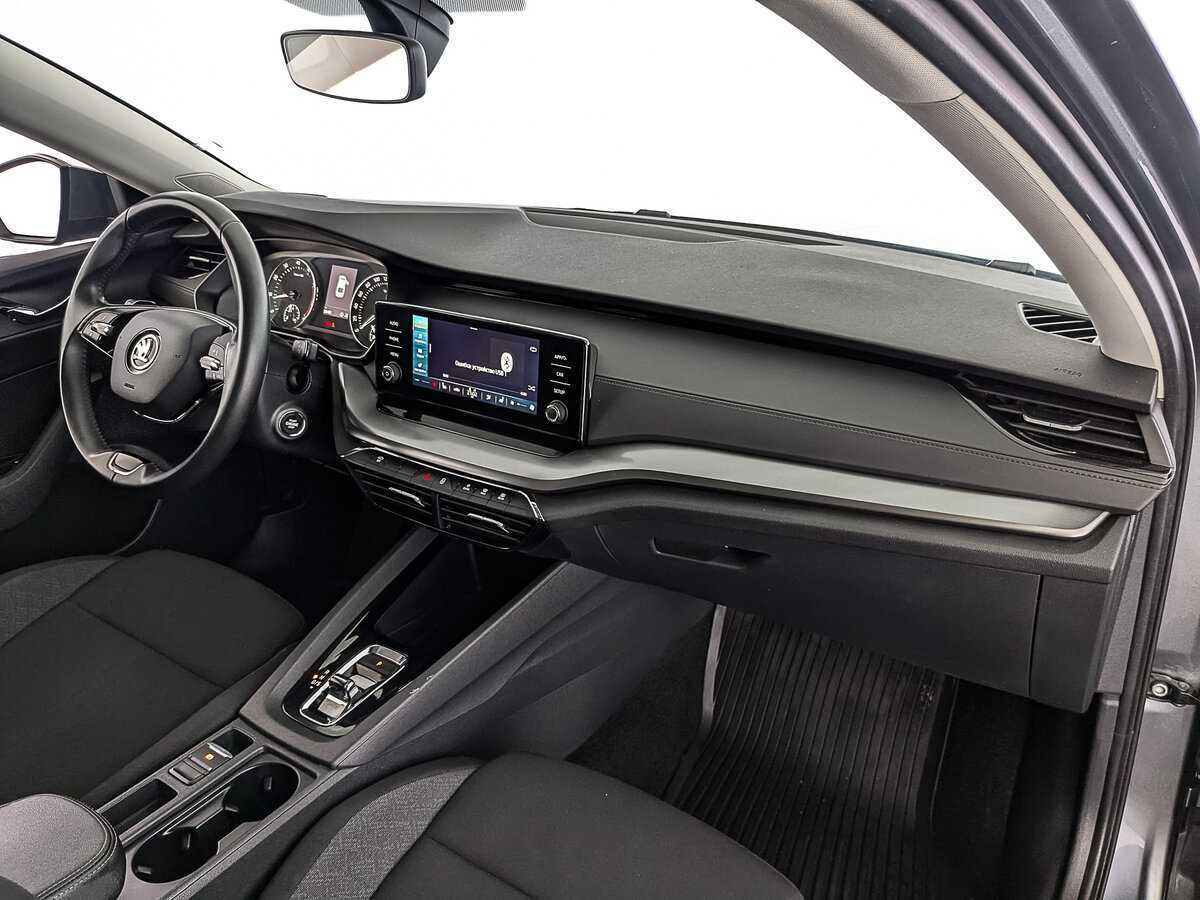 Б/У Шкода Октавия 2021 года. Фото: #12