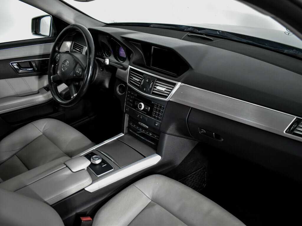 Б/У Мерседес-Бенц Е-Класс 2010 года. Фото: #8