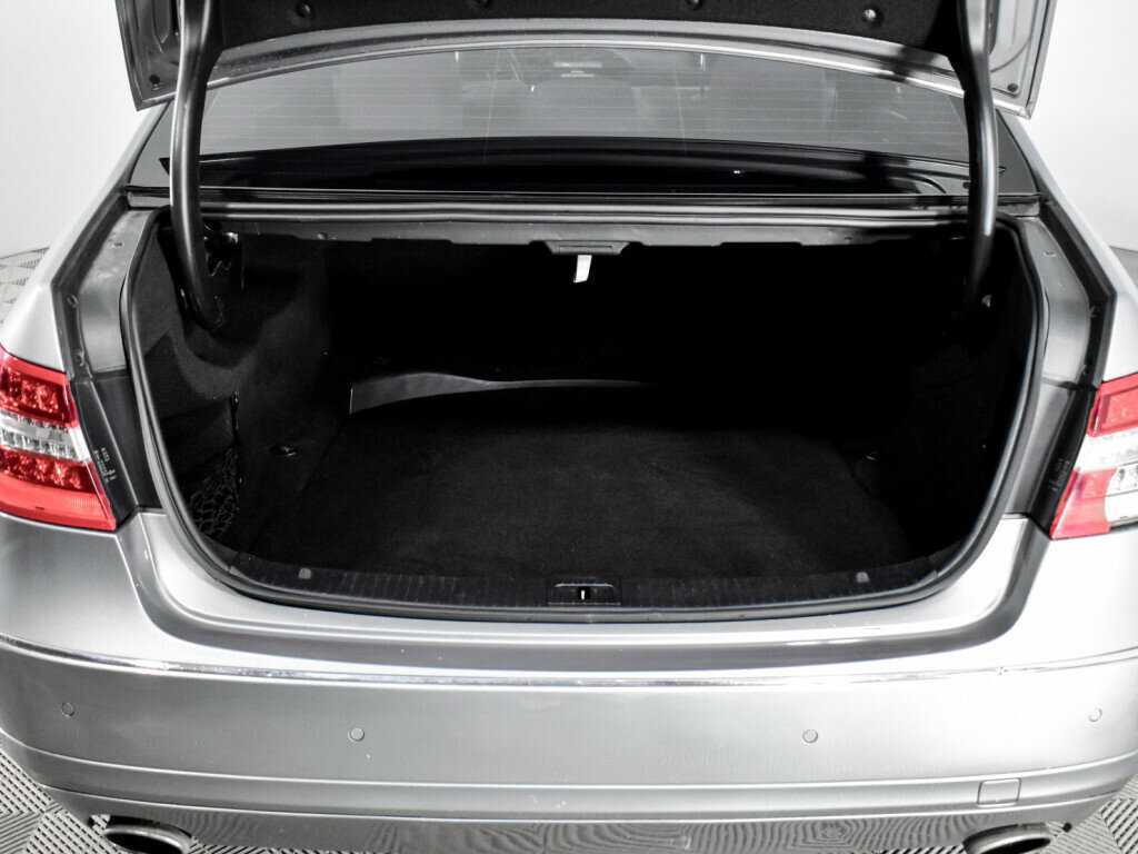 Б/У Мерседес-Бенц Е-Класс 2010 года. Фото: #15