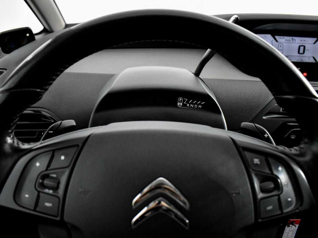 Б/У Ситроен Ц4 Пикассо 2015 года. Фото: #18