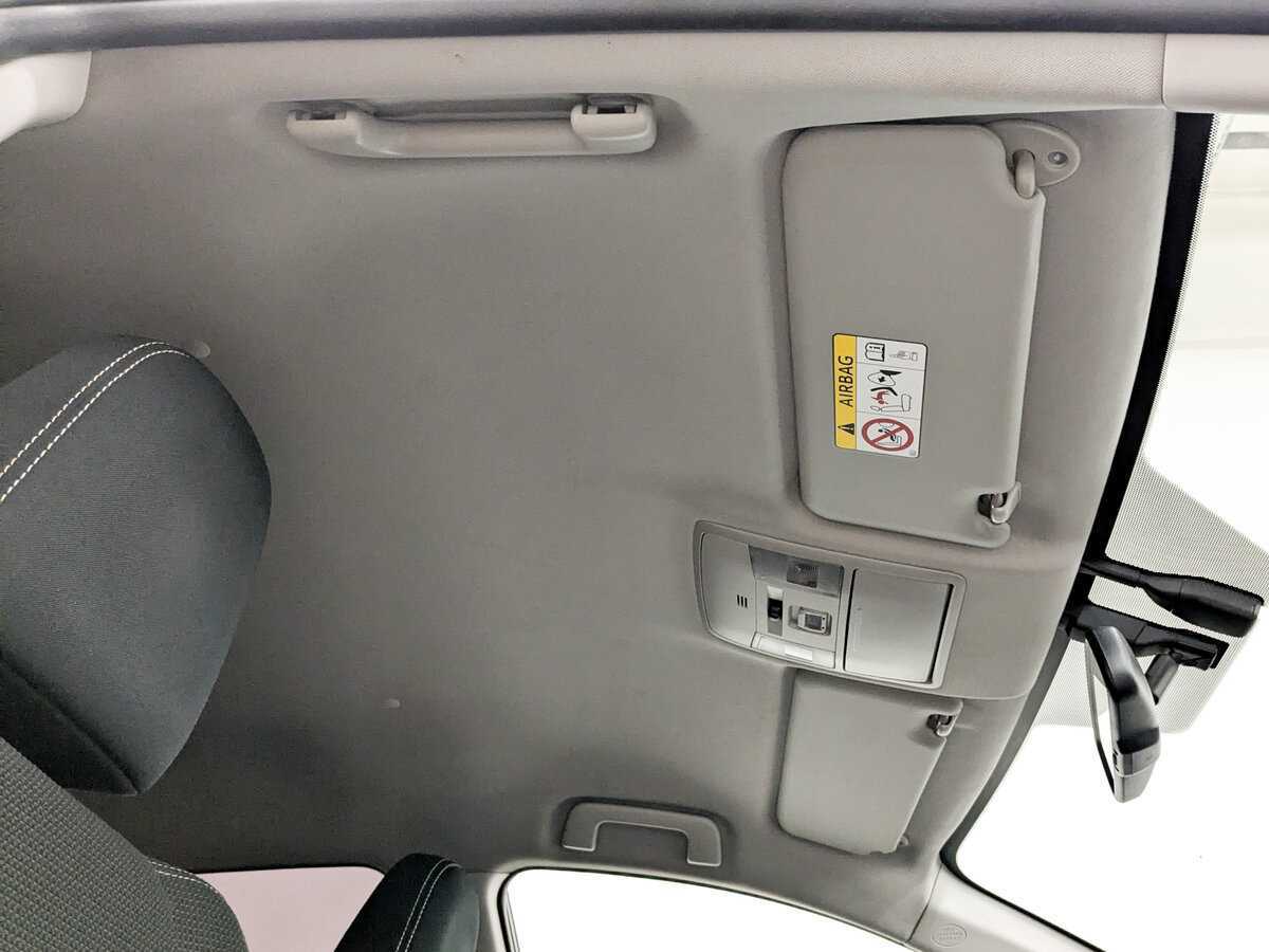 Б/У Тойота Рав4 2017 года. Фото: #20