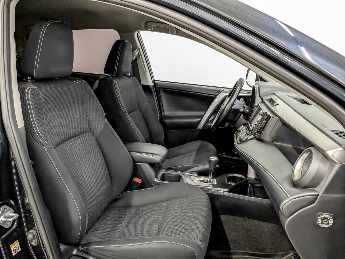 Б/У Тойота Рав4 2017 года. Фото: #21