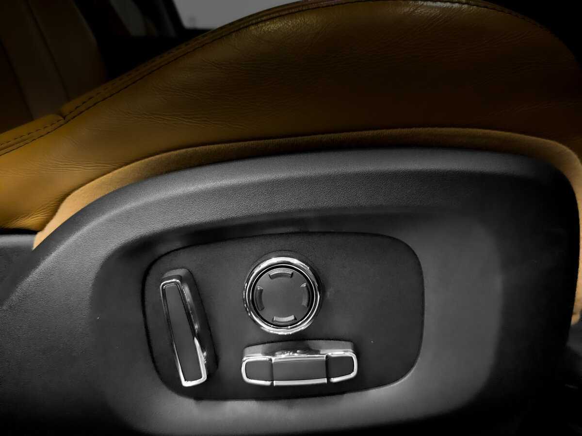 Б/У Ягуар ИксДжи 2017 года. Фото: #25