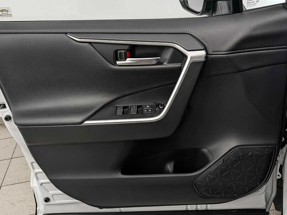 Б/У Тойота Рав4 2020 года. Фото: #18