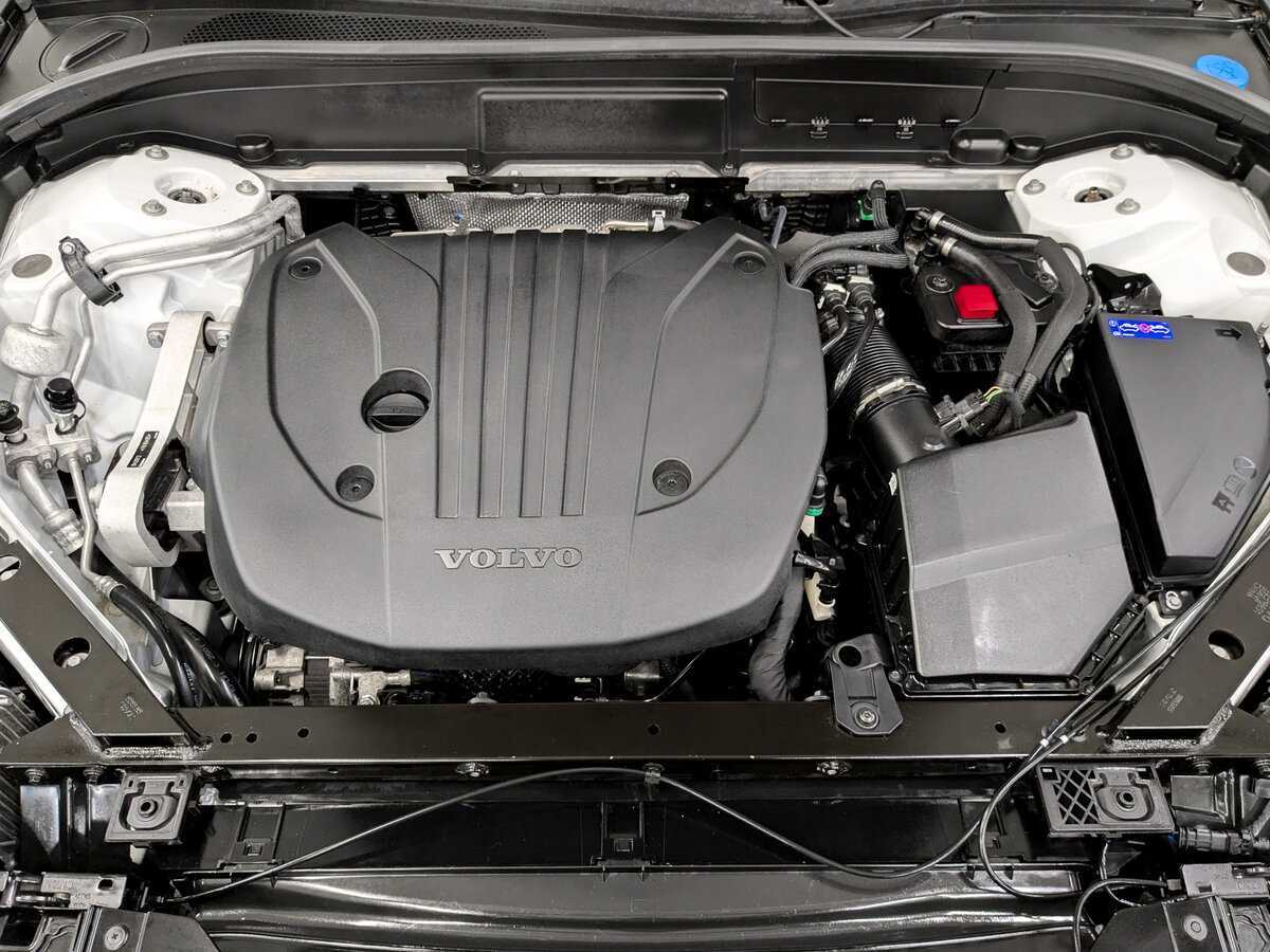 Б/У Вольво ИксЦ60 2021 года. Фото: #8