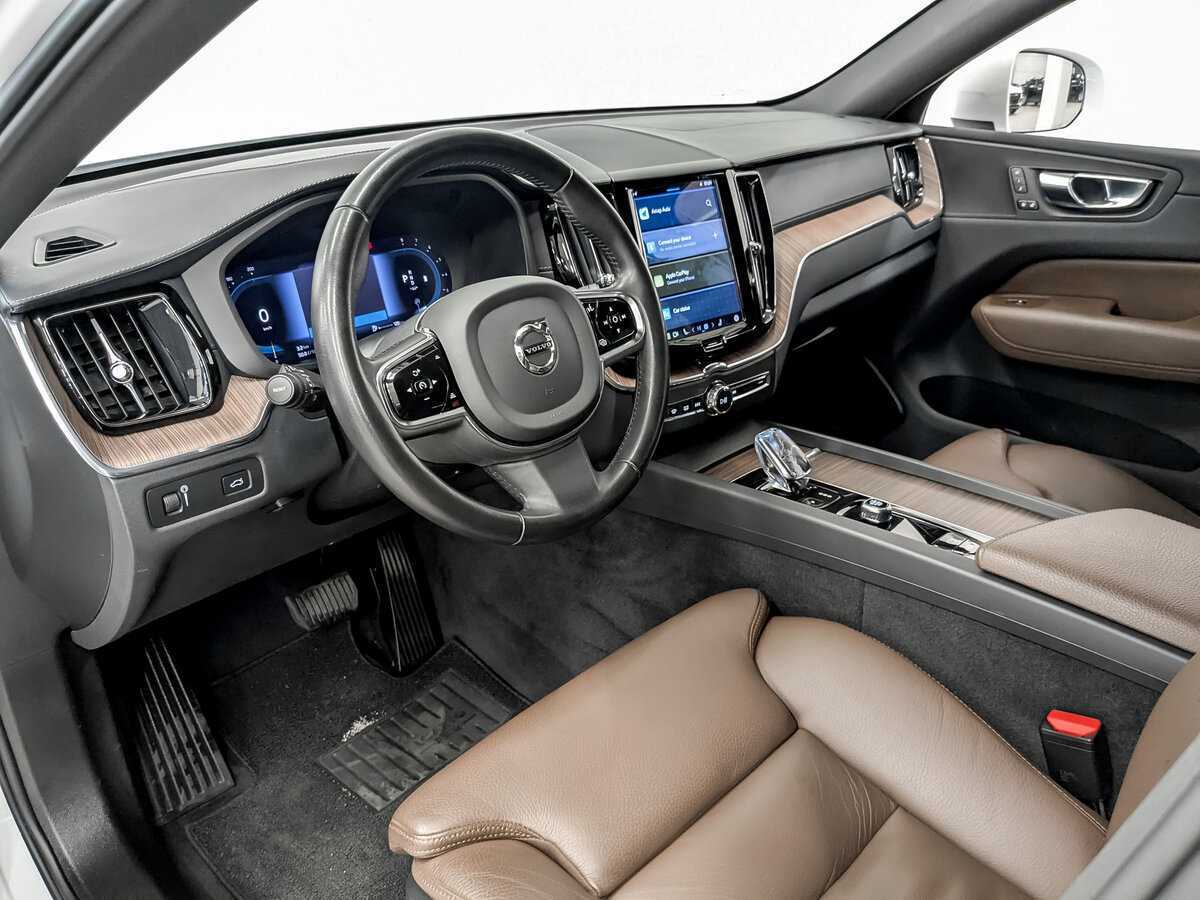 Б/У Вольво ИксЦ60 2021 года. Фото: #15