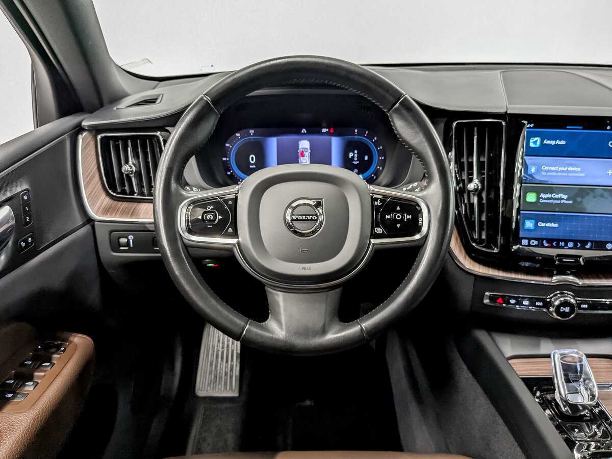 Б/У Вольво ИксЦ60 2021 года. Фото: #18