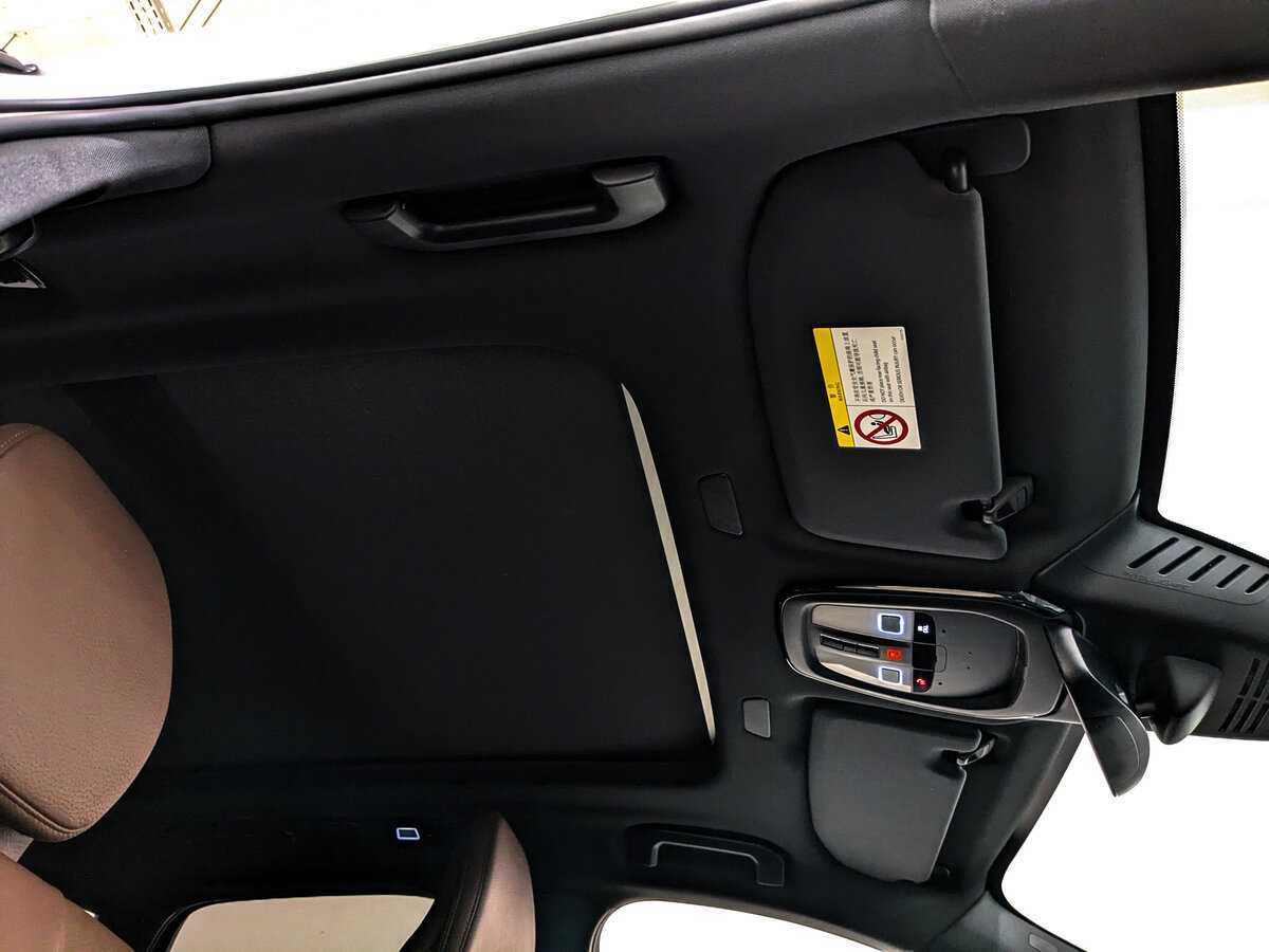 Б/У Вольво ИксЦ60 2021 года. Фото: #19