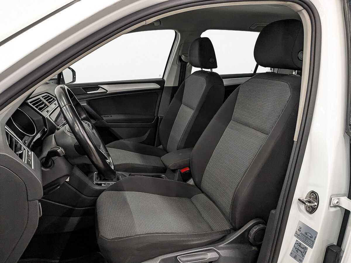 Б/У Фольксваген Тигуан 2021 года. Фото: #17