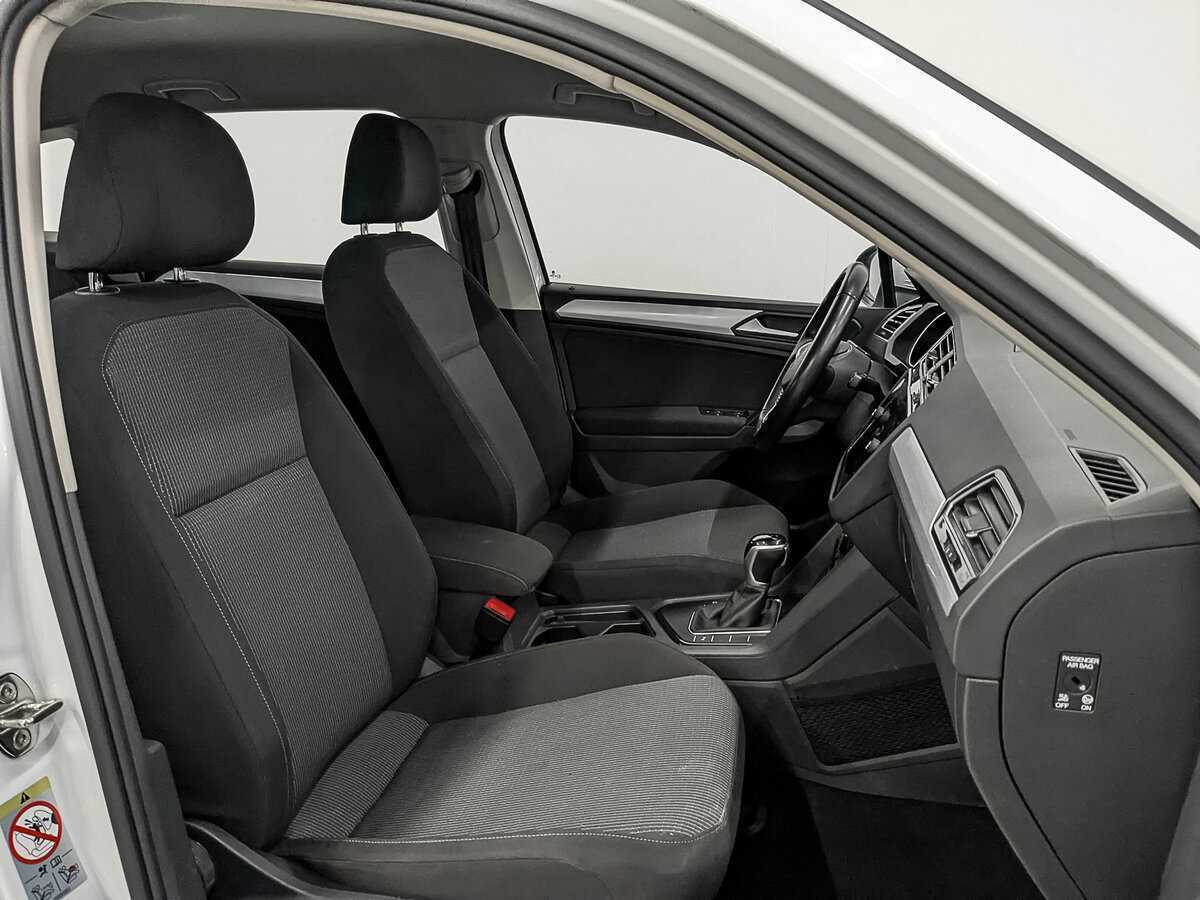 Б/У Фольксваген Тигуан 2021 года. Фото: #21