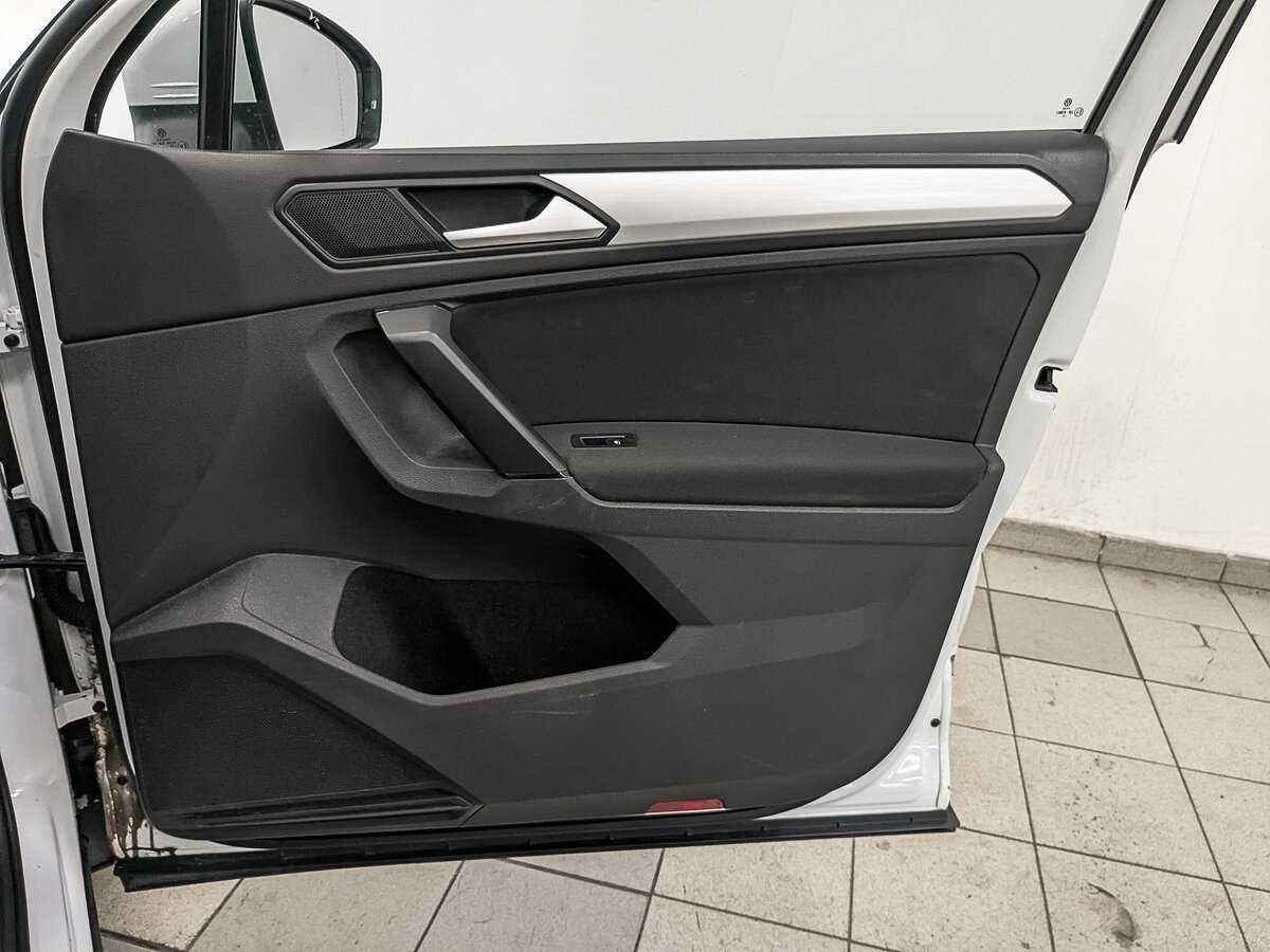 Б/У Фольксваген Тигуан 2021 года. Фото: #22