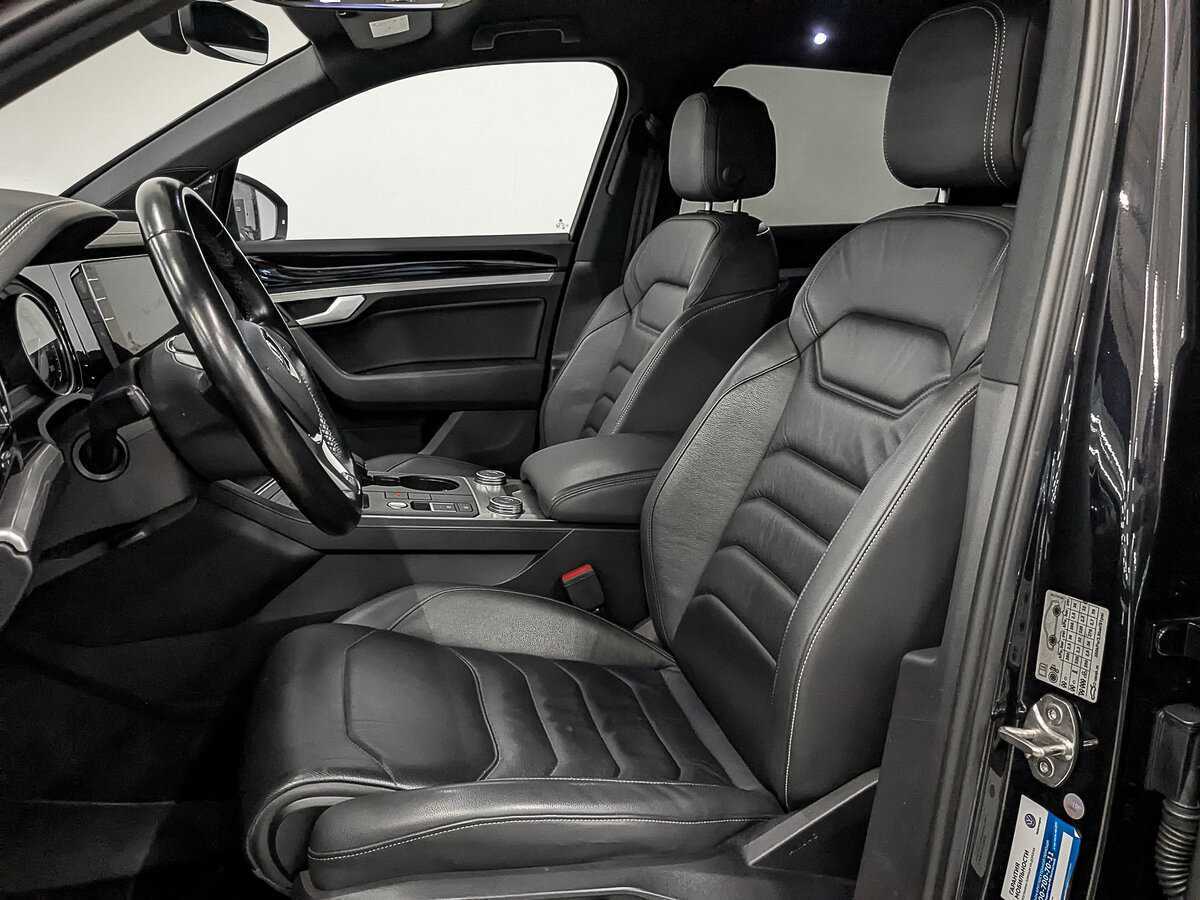 Б/У Фольксваген Туарег 2019 года. Фото: #19