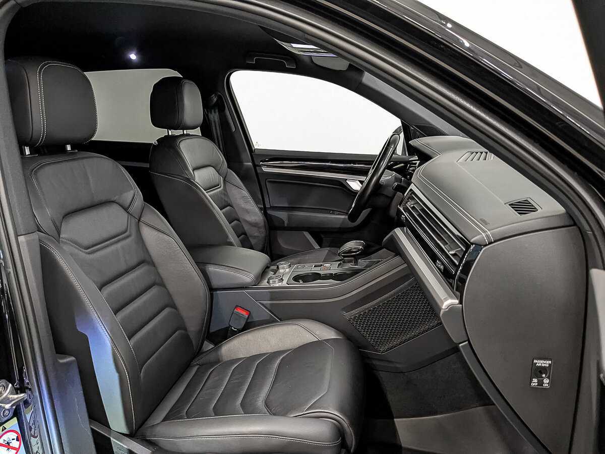 Б/У Фольксваген Туарег 2019 года. Фото: #22