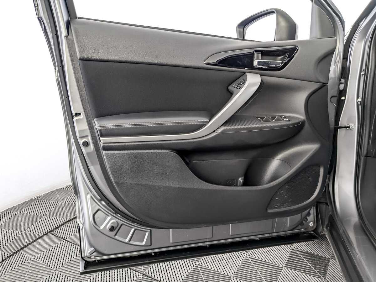 Б/У Митсубиши Еклипс Кросс 2019 года. Фото: #16