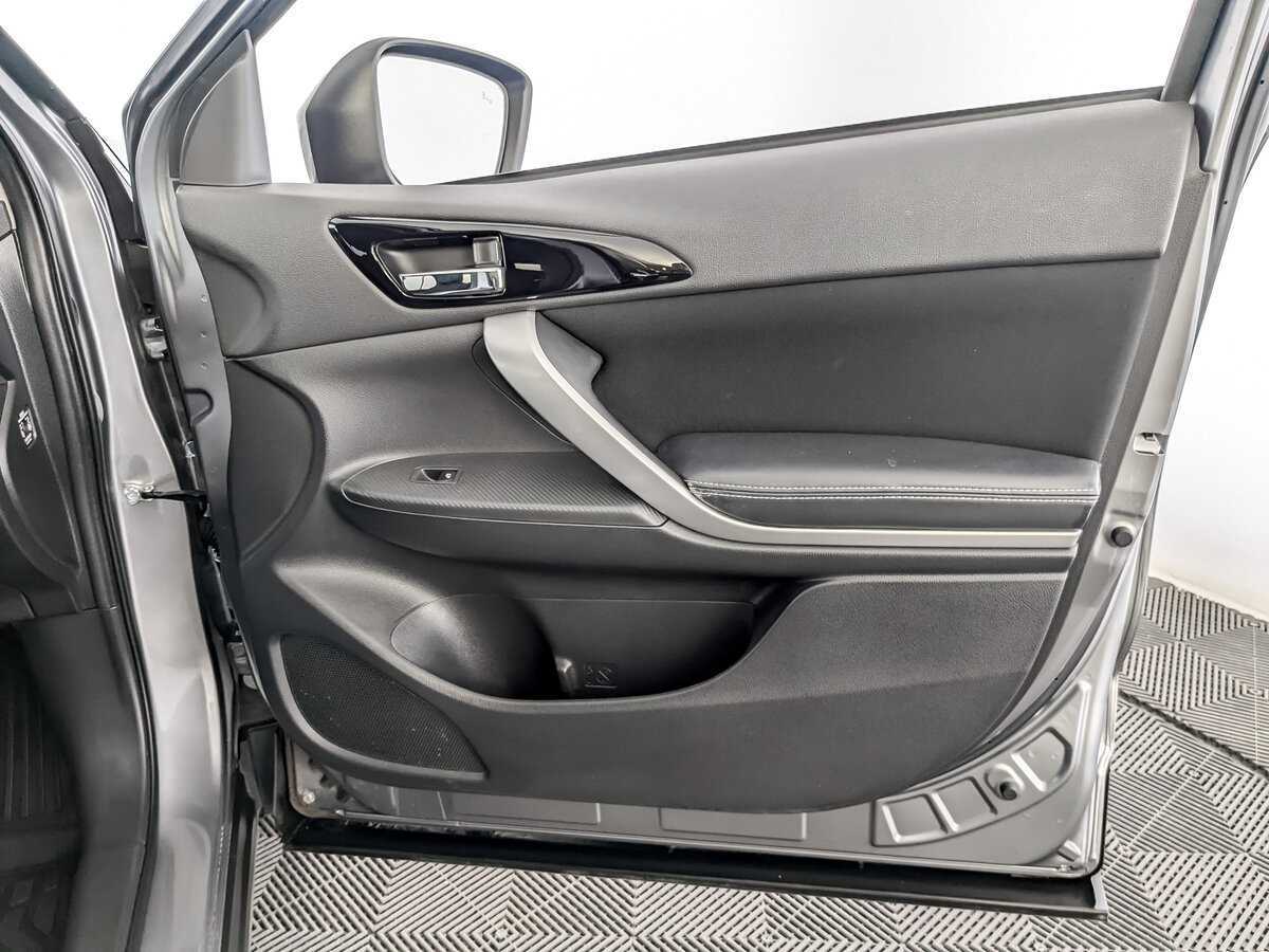 Б/У Митсубиши Еклипс Кросс 2019 года. Фото: #20