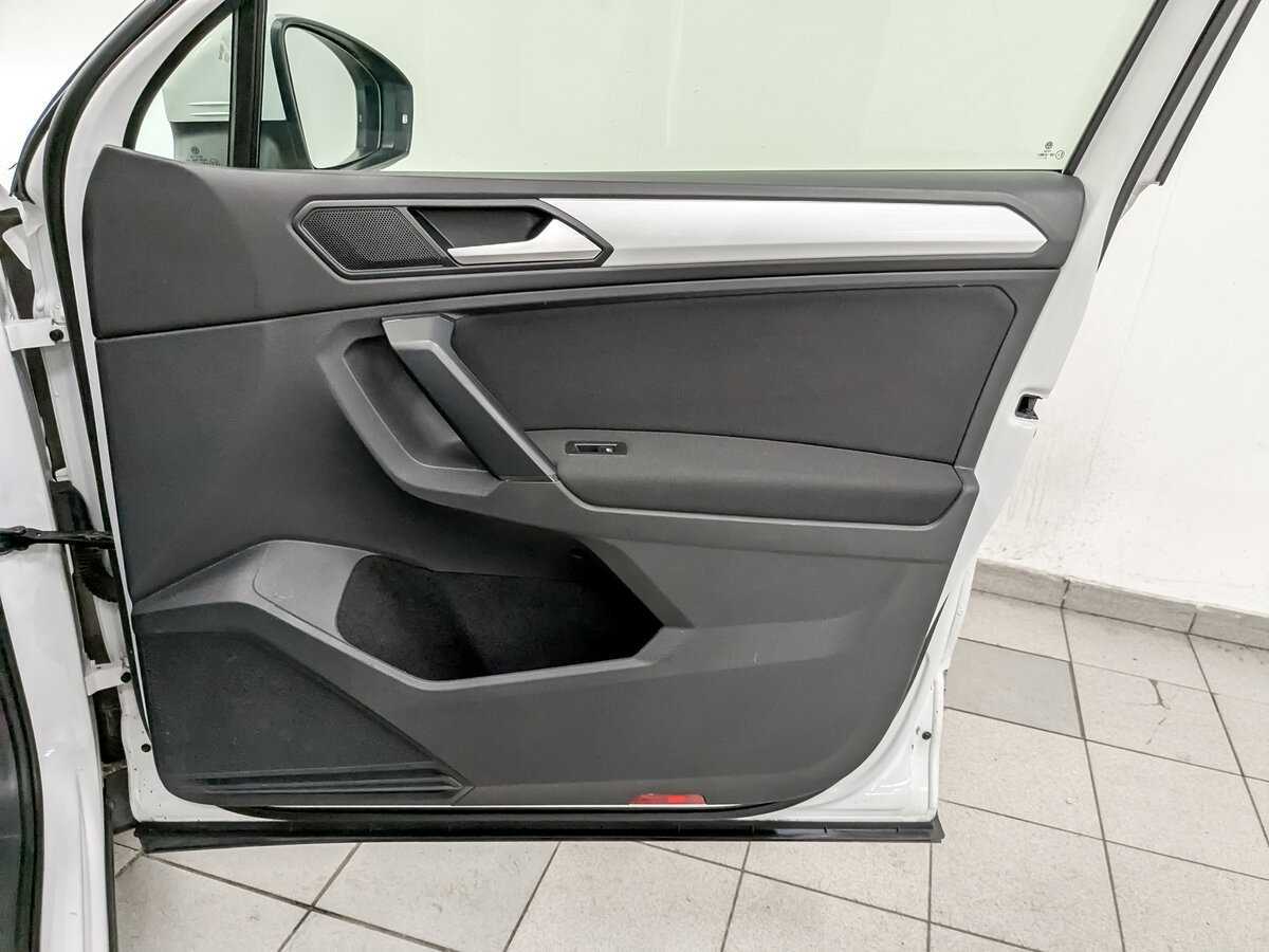 Б/У Фольксваген Тигуан 2021 года. Фото: #20