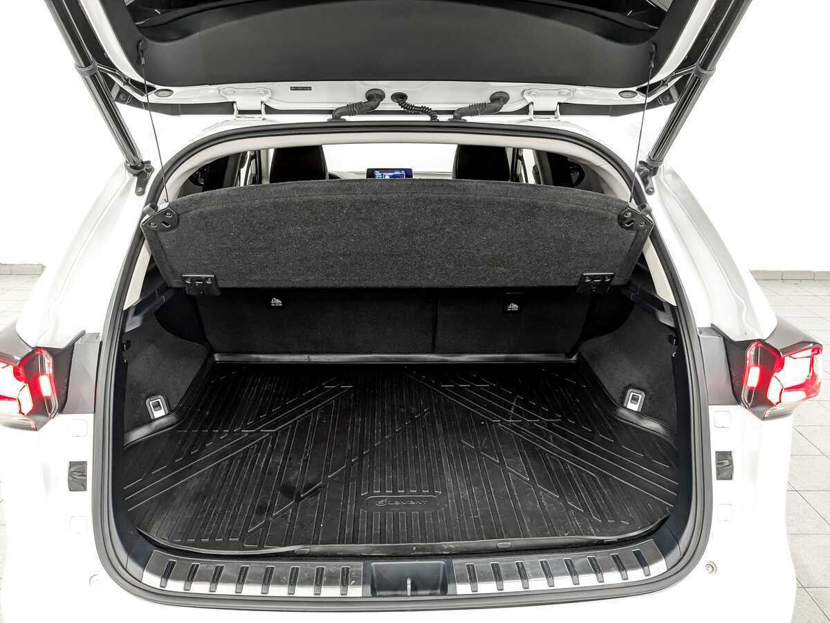 Б/У Лексус Н-Икс 2018 года. Фото: #9