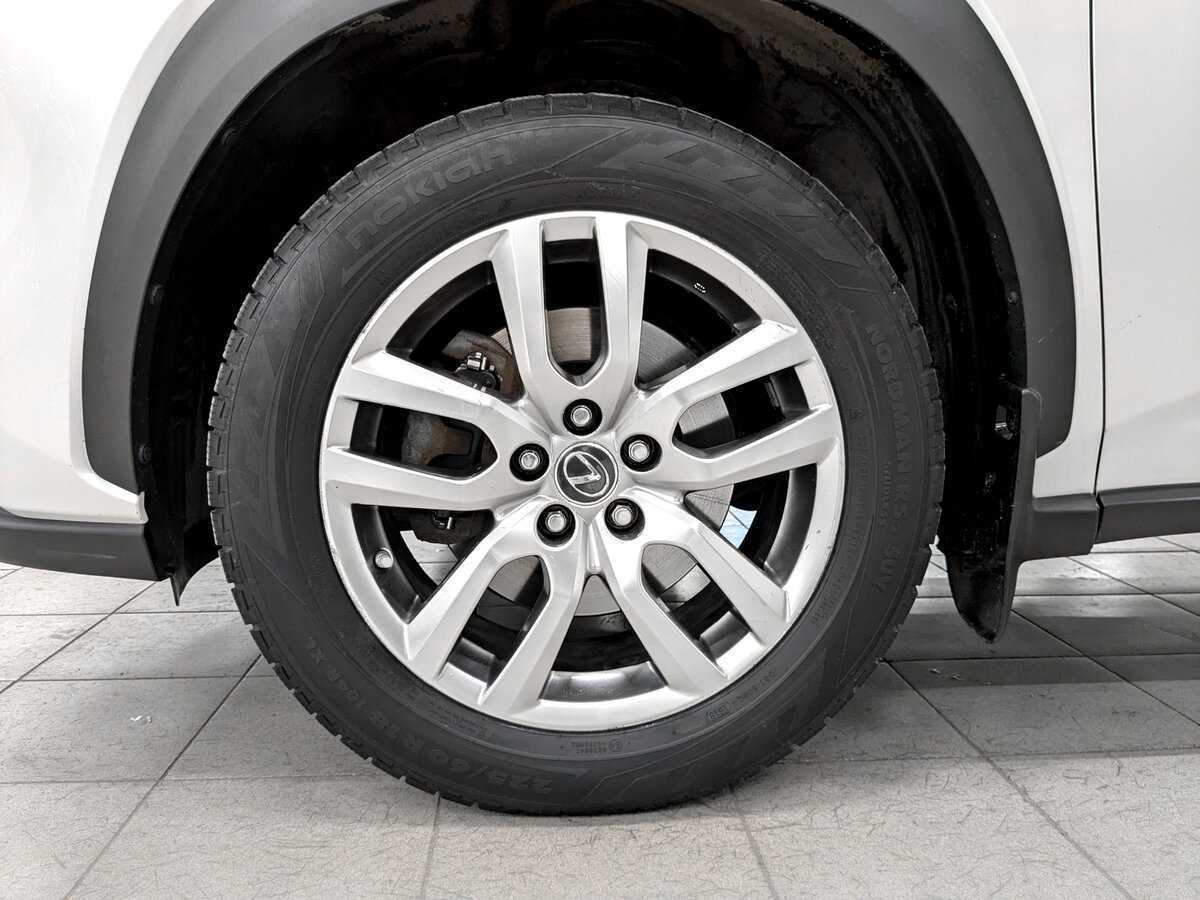 Б/У Лексус Н-Икс 2018 года. Фото: #17