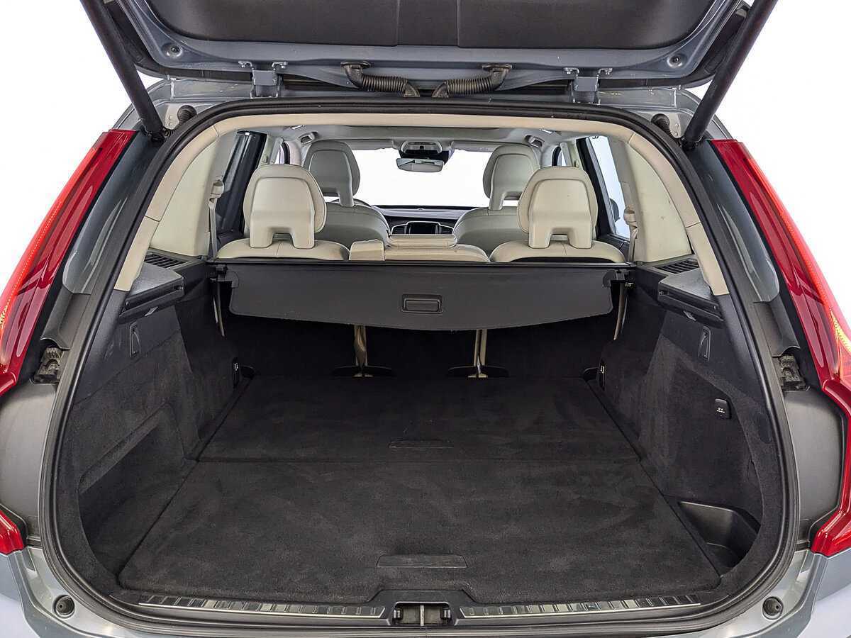 Б/У Вольво ИксЦ90 2020 года. Фото: #9