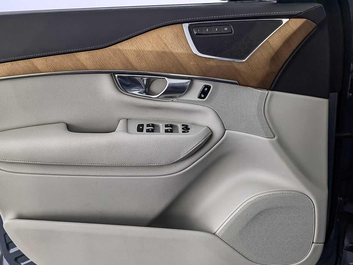 Б/У Вольво ИксЦ90 2020 года. Фото: #16