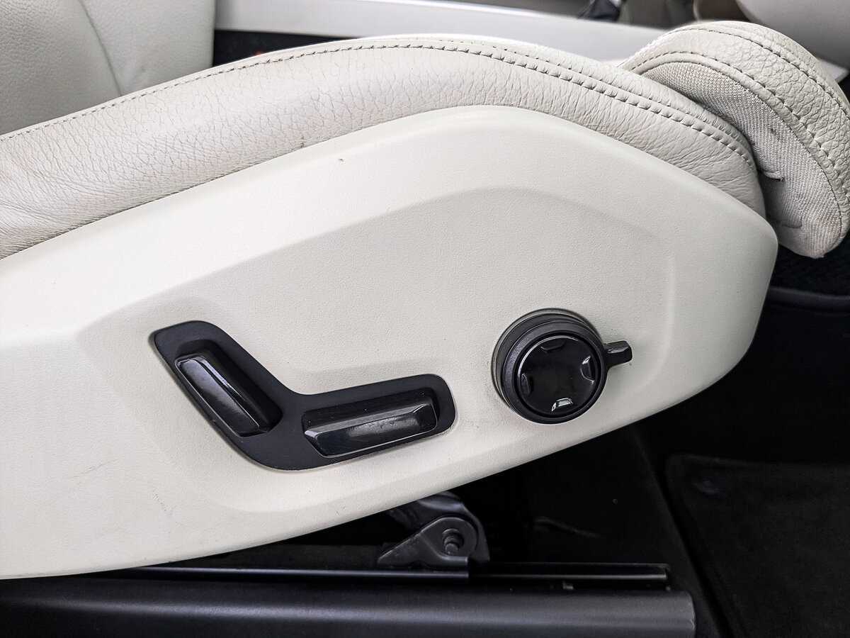 Б/У Вольво ИксЦ90 2020 года. Фото: #24