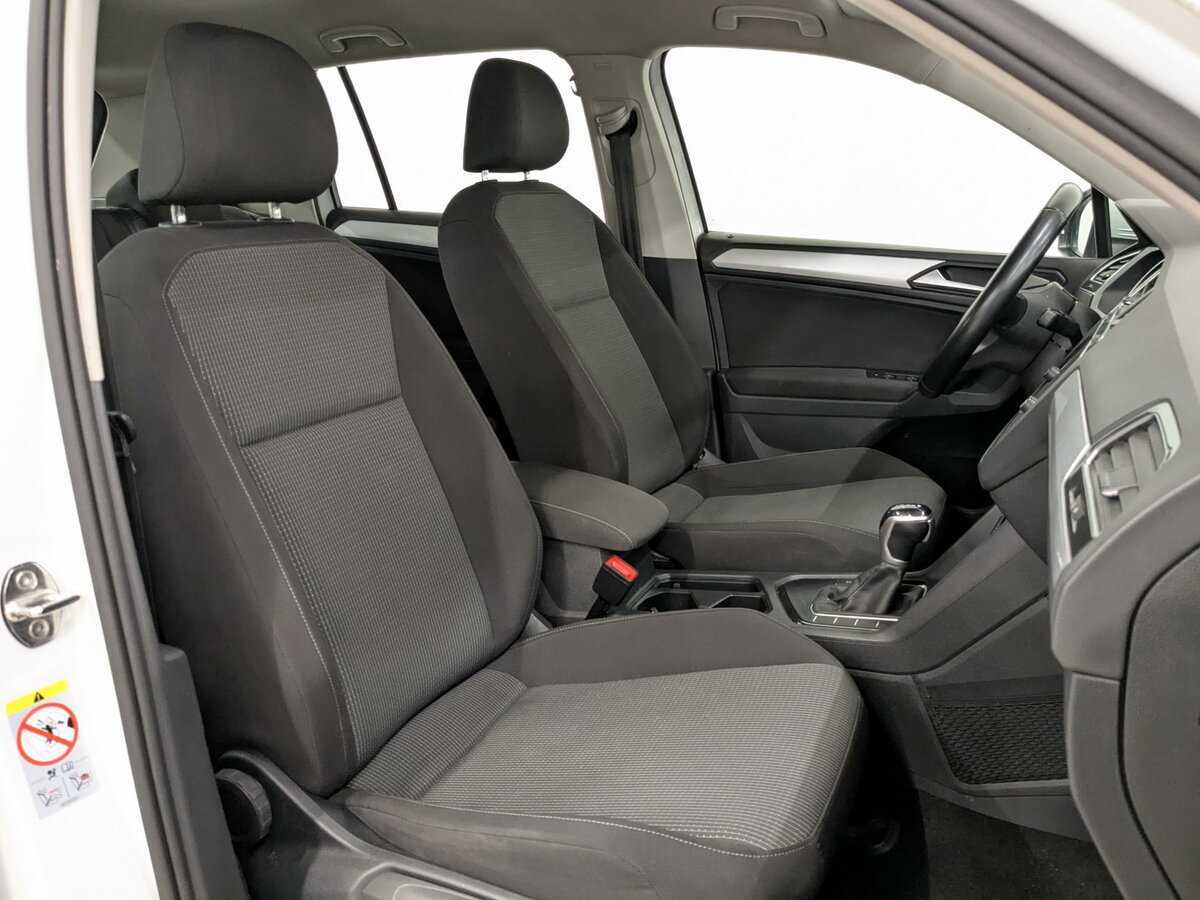 Б/У Фольксваген Тигуан 2021 года. Фото: #22