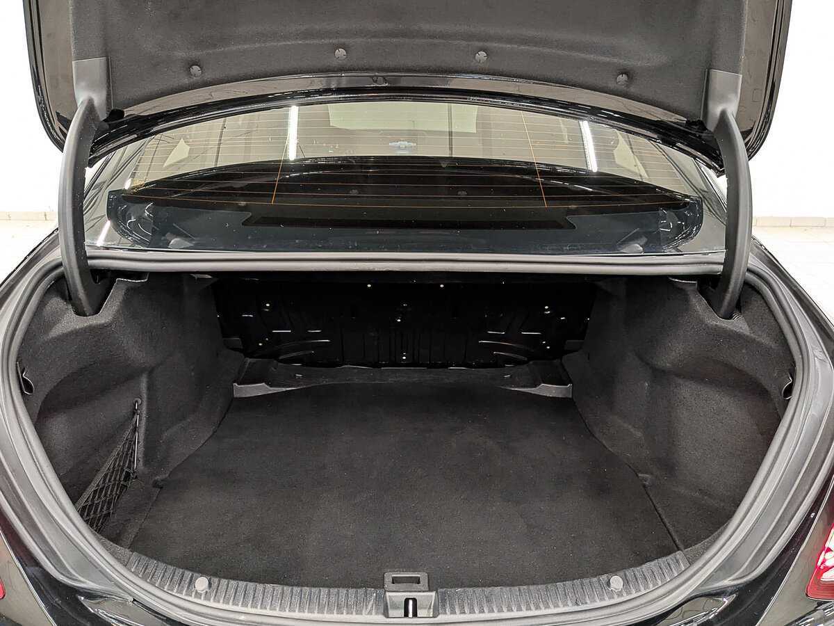 Б/У Мерседес-Бенц Ц-Класс 2018 года. Фото: #9