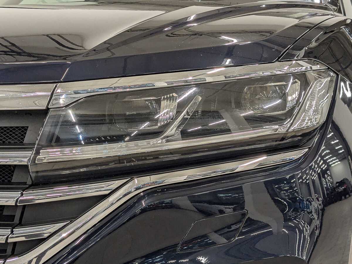 Б/У Фольксваген Туарег 2018 года. Фото: #10