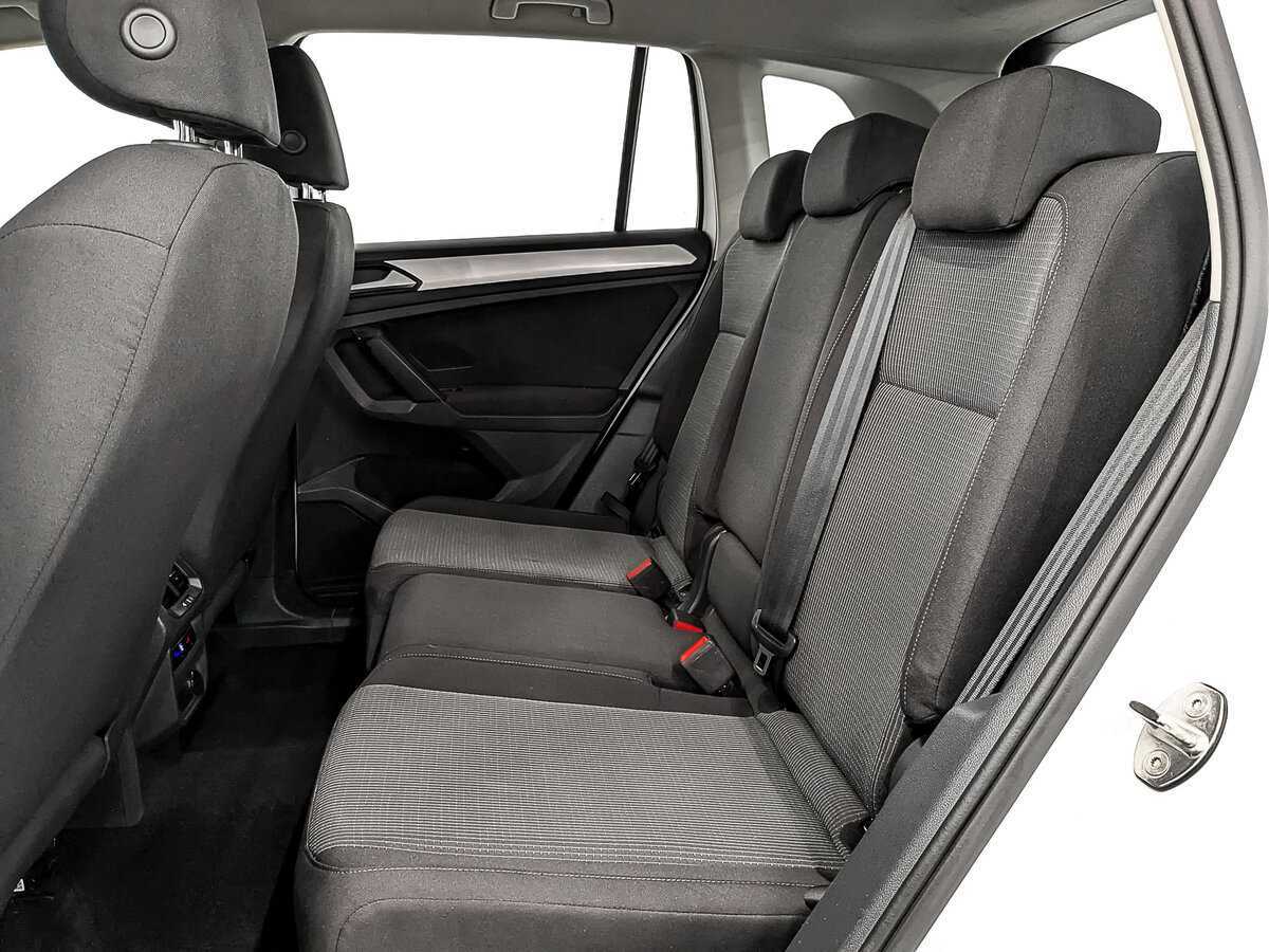 Б/У Фольксваген Тигуан 2021 года. Фото: #17