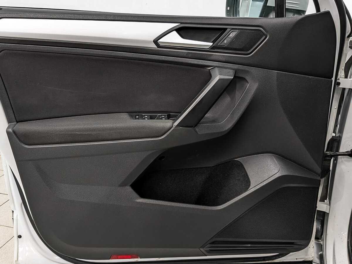 Б/У Фольксваген Тигуан 2021 года. Фото: #18