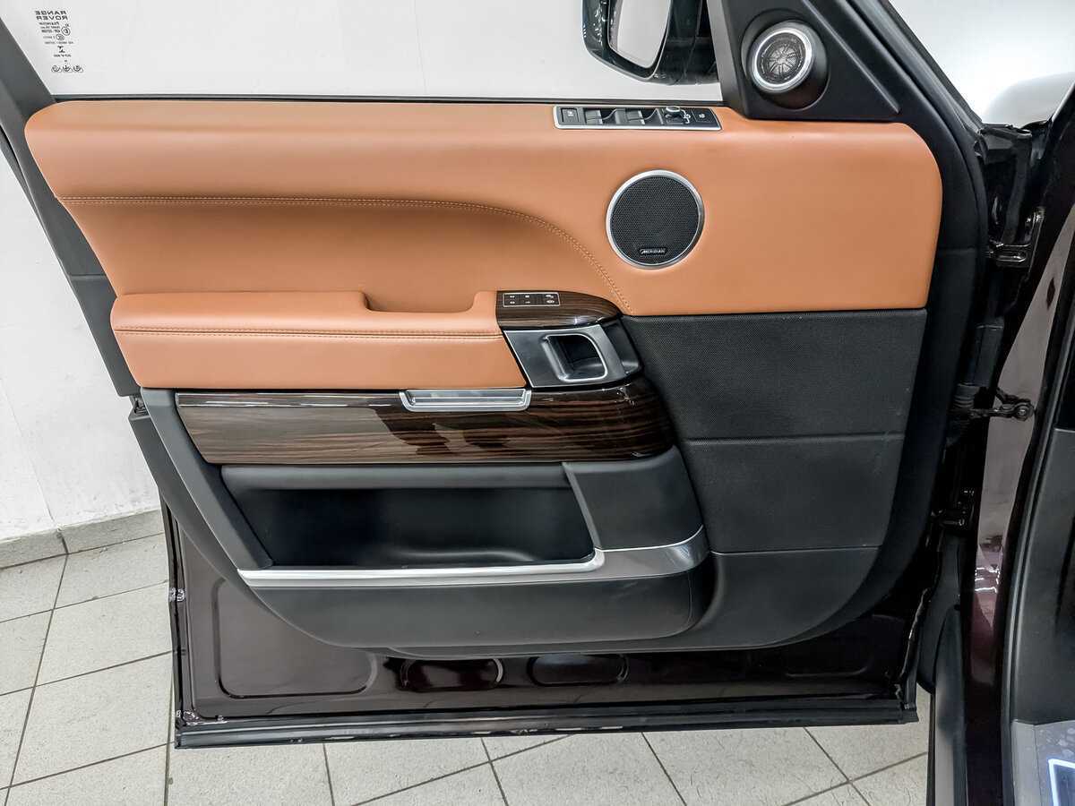 Б/У Лэнд Ровер Рэнж Ровер 2017 года. Фото: #16