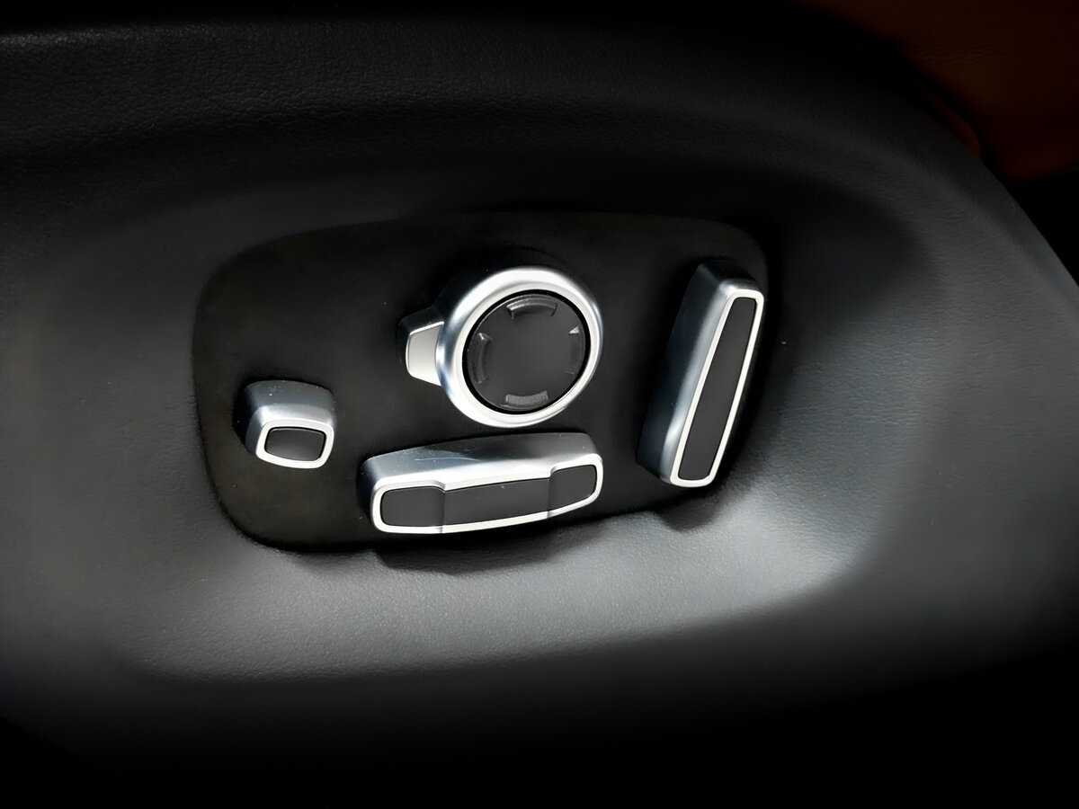 Б/У Лэнд Ровер Рэнж Ровер 2017 года. Фото: #18