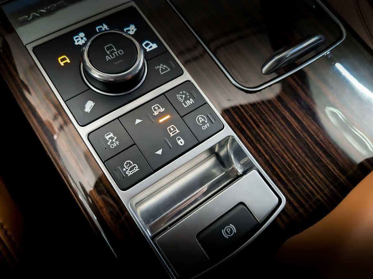 Б/У Лэнд Ровер Рэнж Ровер 2017 года. Фото: #25