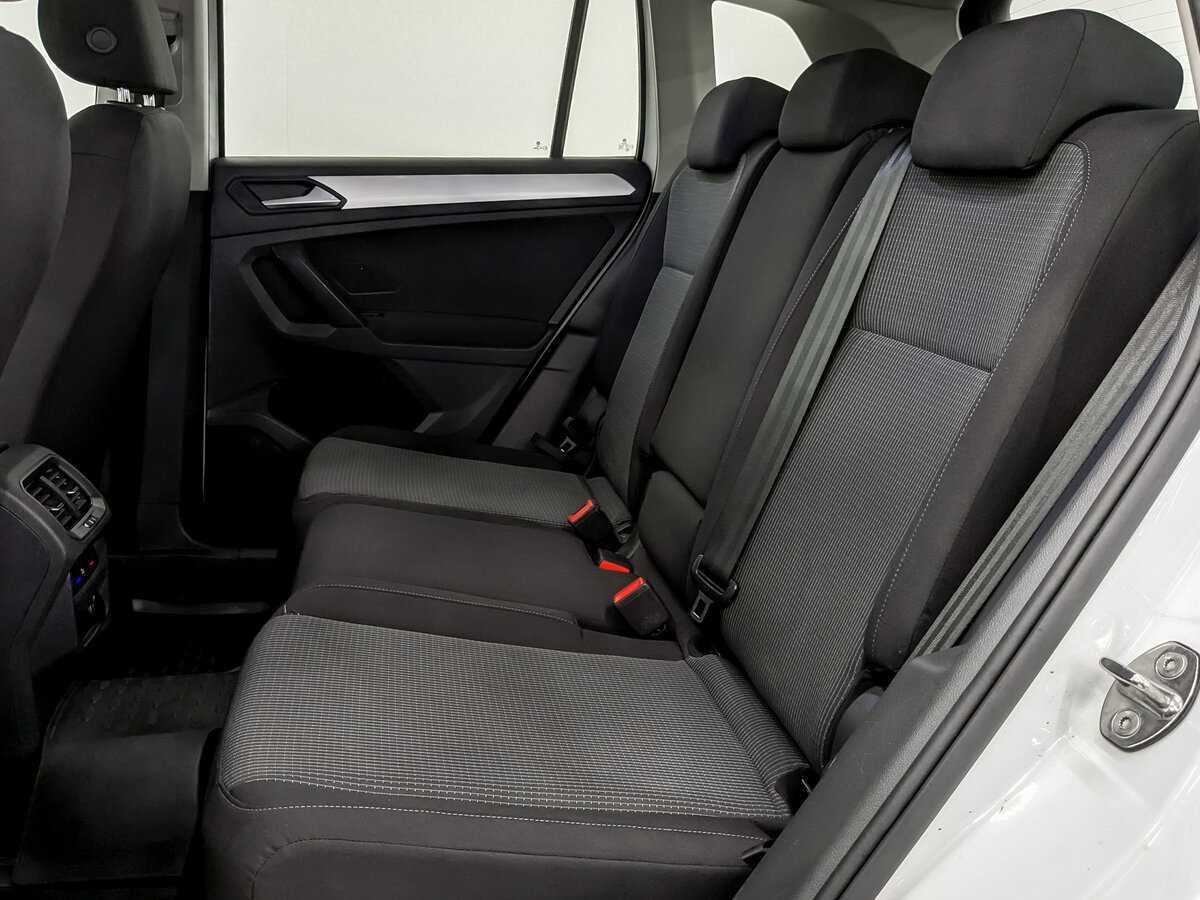 Б/У Фольксваген Тигуан 2021 года. Фото: #11