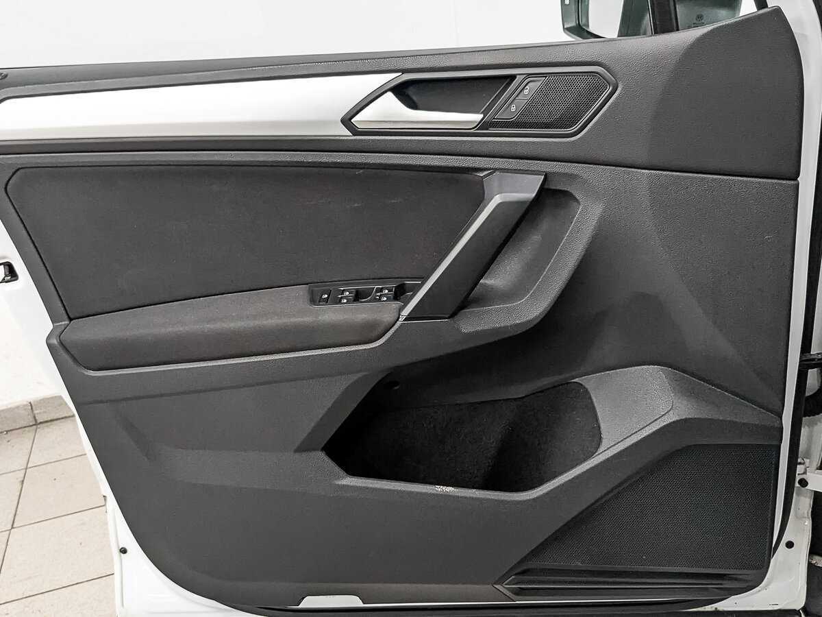 Б/У Фольксваген Тигуан 2021 года. Фото: #16