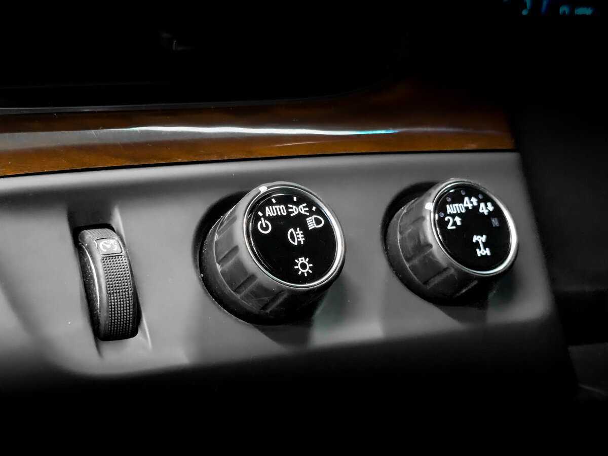 Б/У Кадиллак Эскалэйд 2017 года. Фото: #25