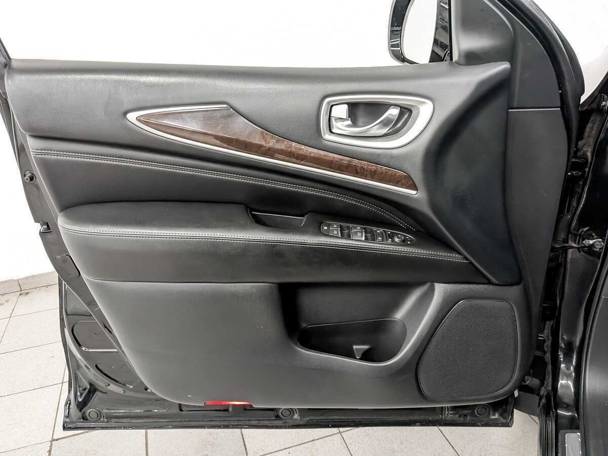 Б/У Инфинити К-Икс60 2017 года. Фото: #17