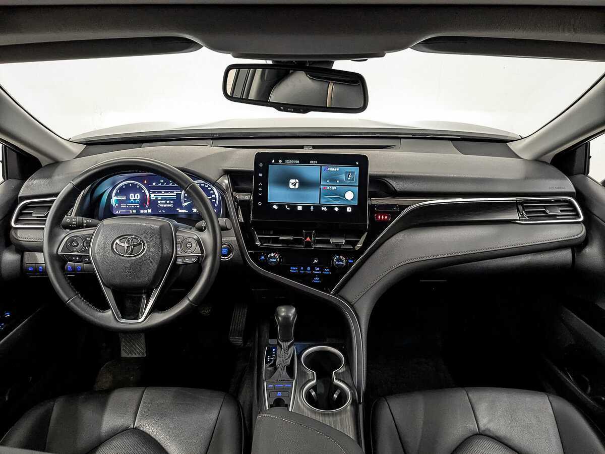 Б/У Тойота Камри 2023 года. Фото: #13