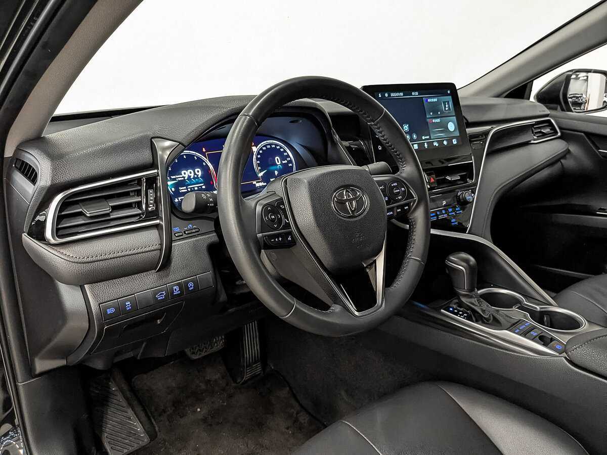 Б/У Тойота Камри 2023 года. Фото: #14