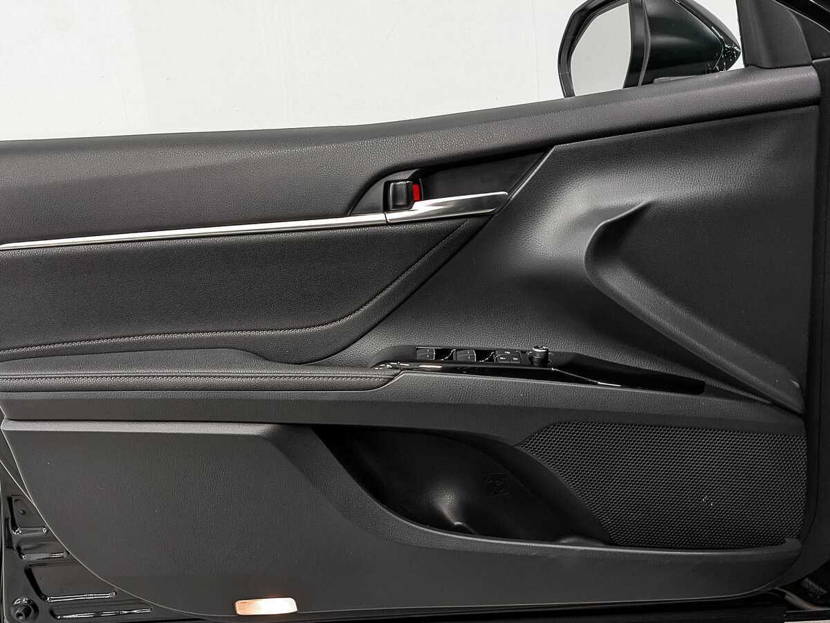 Б/У Тойота Камри 2023 года. Фото: #18