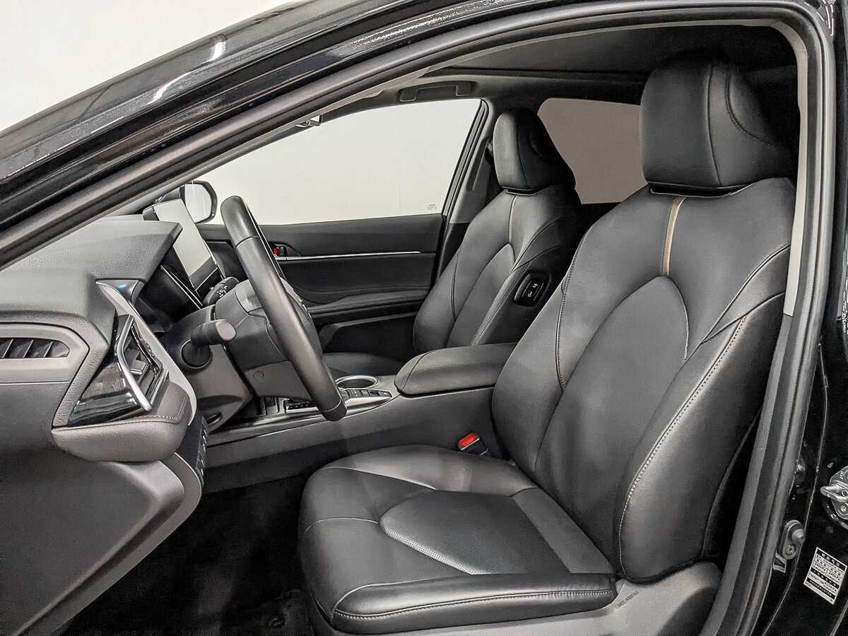 Б/У Тойота Камри 2023 года. Фото: #19