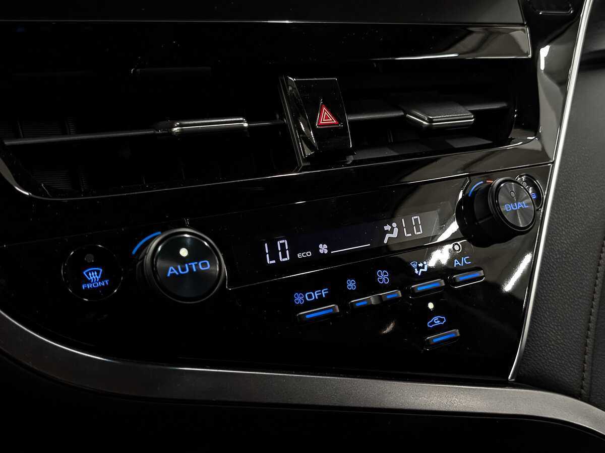 Б/У Тойота Камри 2023 года. Фото: #20