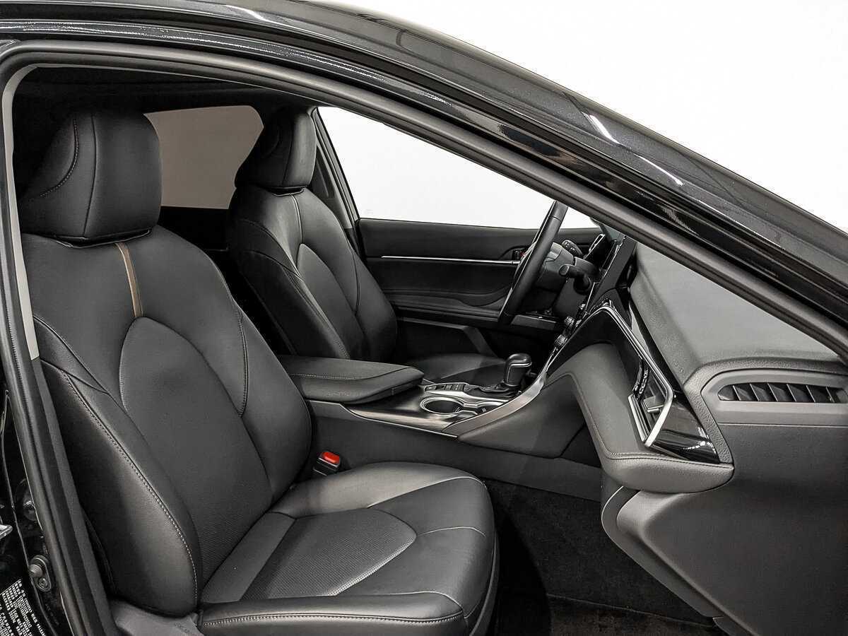 Б/У Тойота Камри 2023 года. Фото: #23