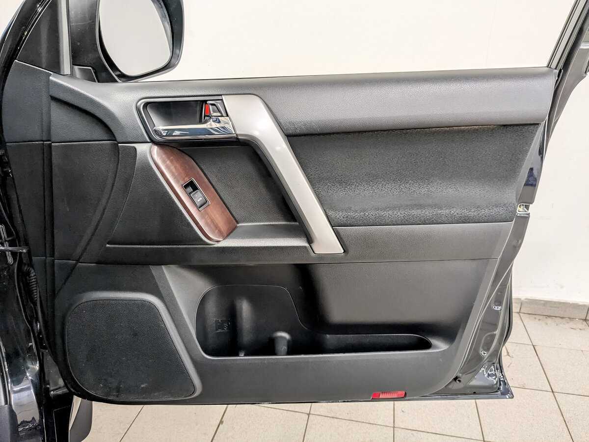 Б/У Тойота Лэнд Крузер Прадо 2015 года. Фото: #23