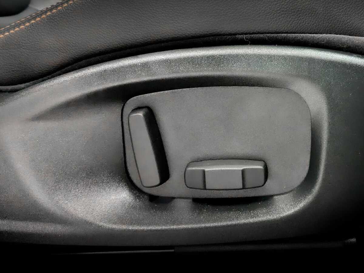 Б/У Ягуар Ф-Пэйс 2018 года. Фото: #22