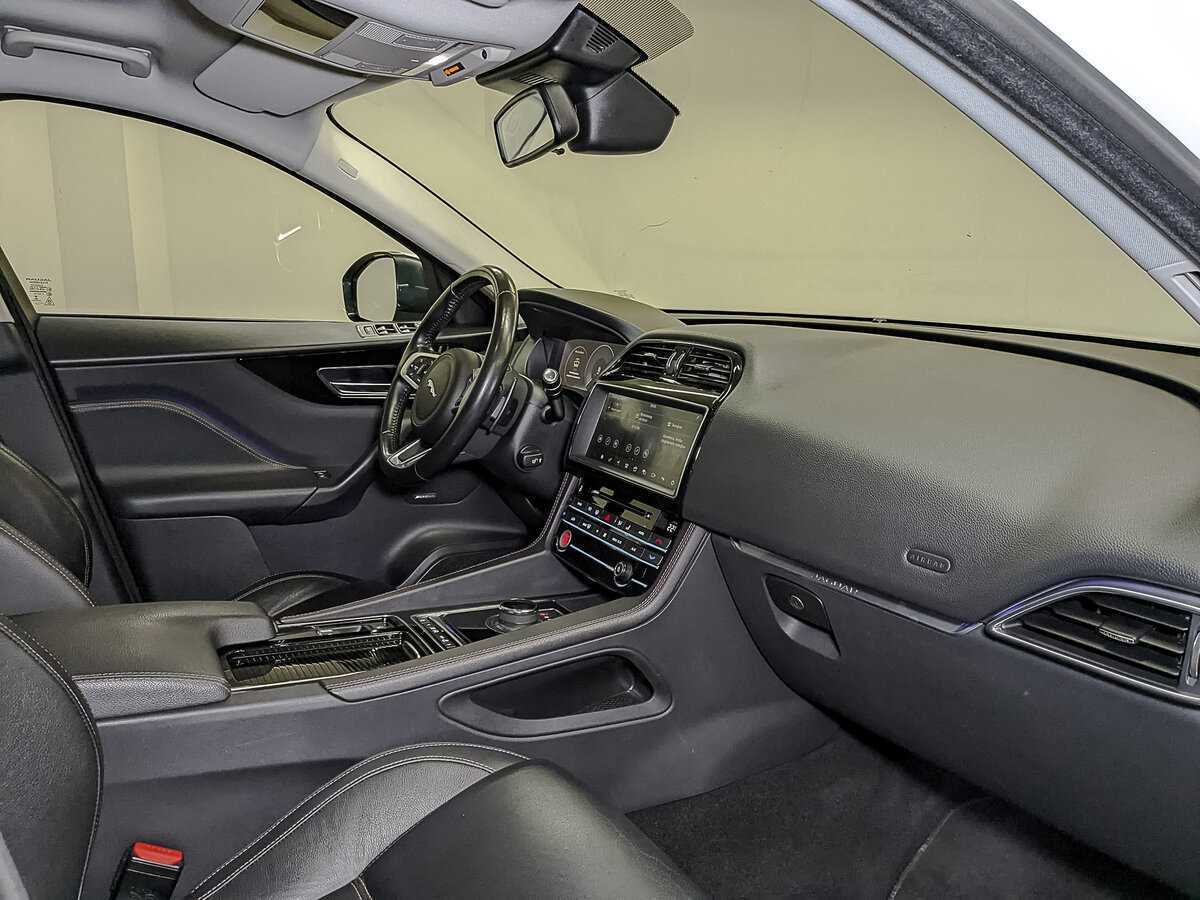 Б/У Ягуар Ф-Пэйс 2018 года. Фото: #10