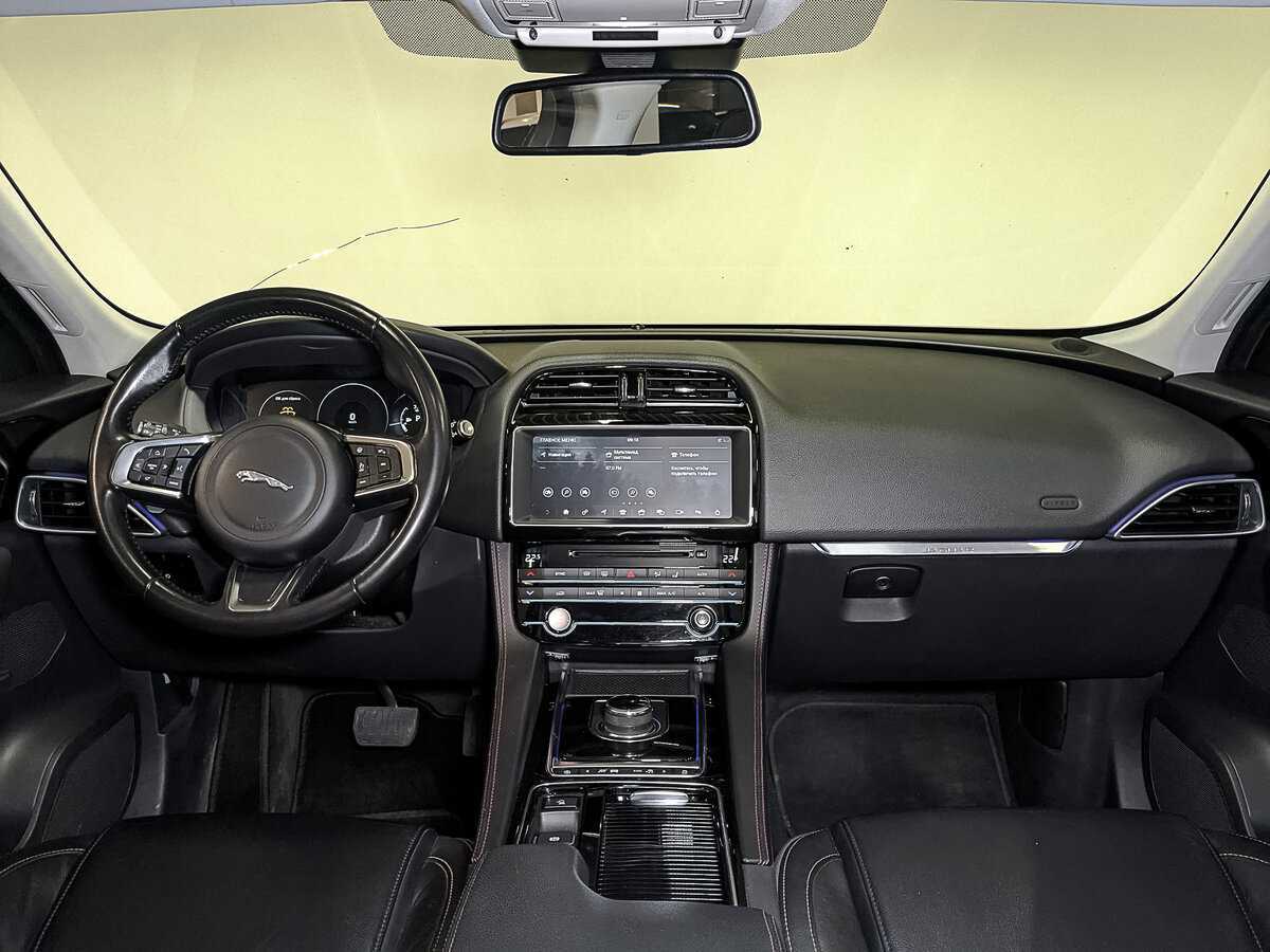 Б/У Ягуар Ф-Пэйс 2018 года. Фото: #11