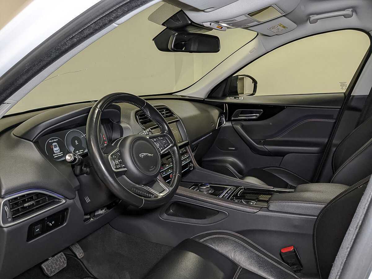 Б/У Ягуар Ф-Пэйс 2018 года. Фото: #12